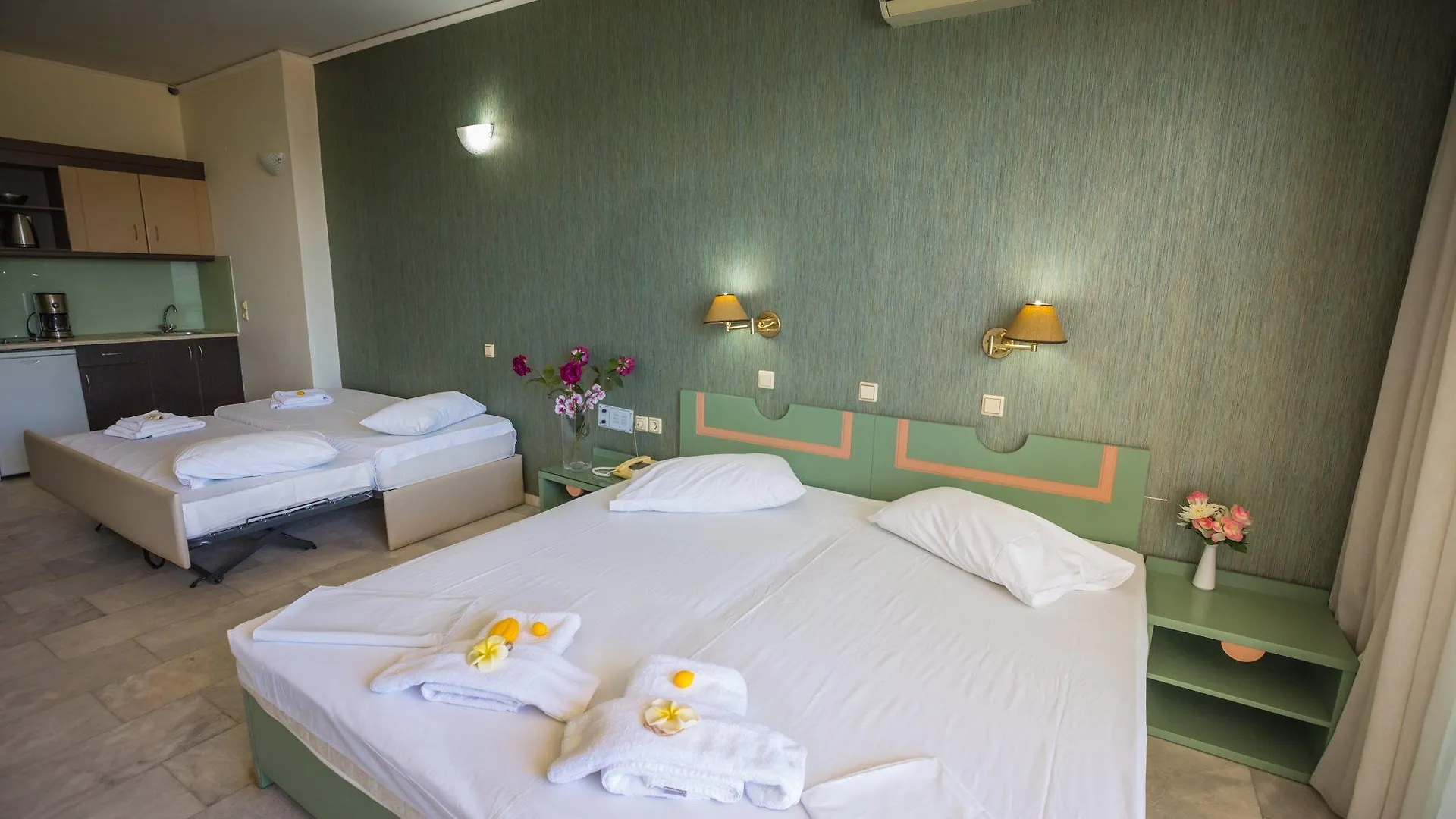 Theo Beach Hotel Apartments Rethymno  Aparthotel Rethymno (Crete)