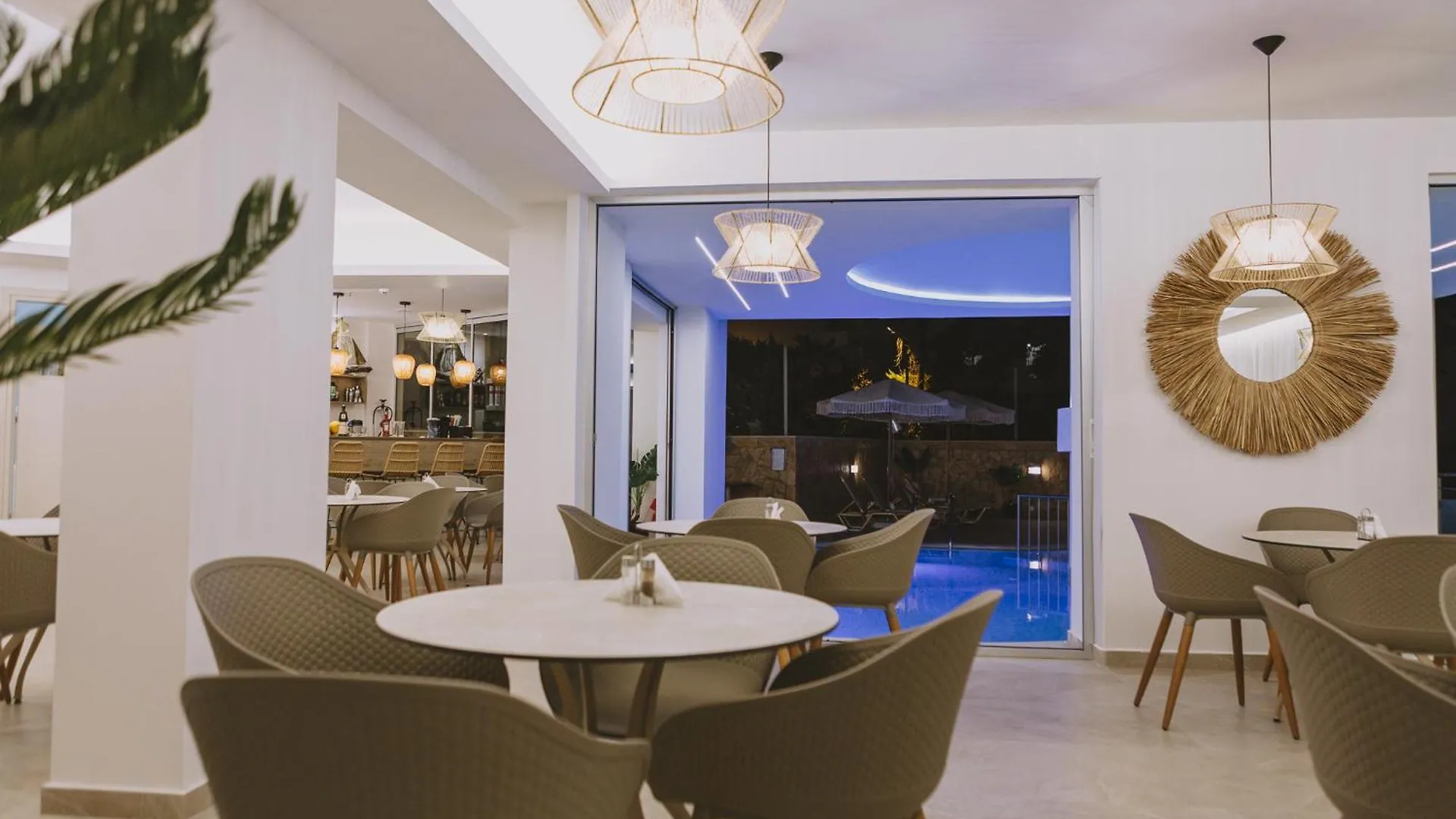 Theo Beach Hotel Apartments Rethymno  Aparthotel