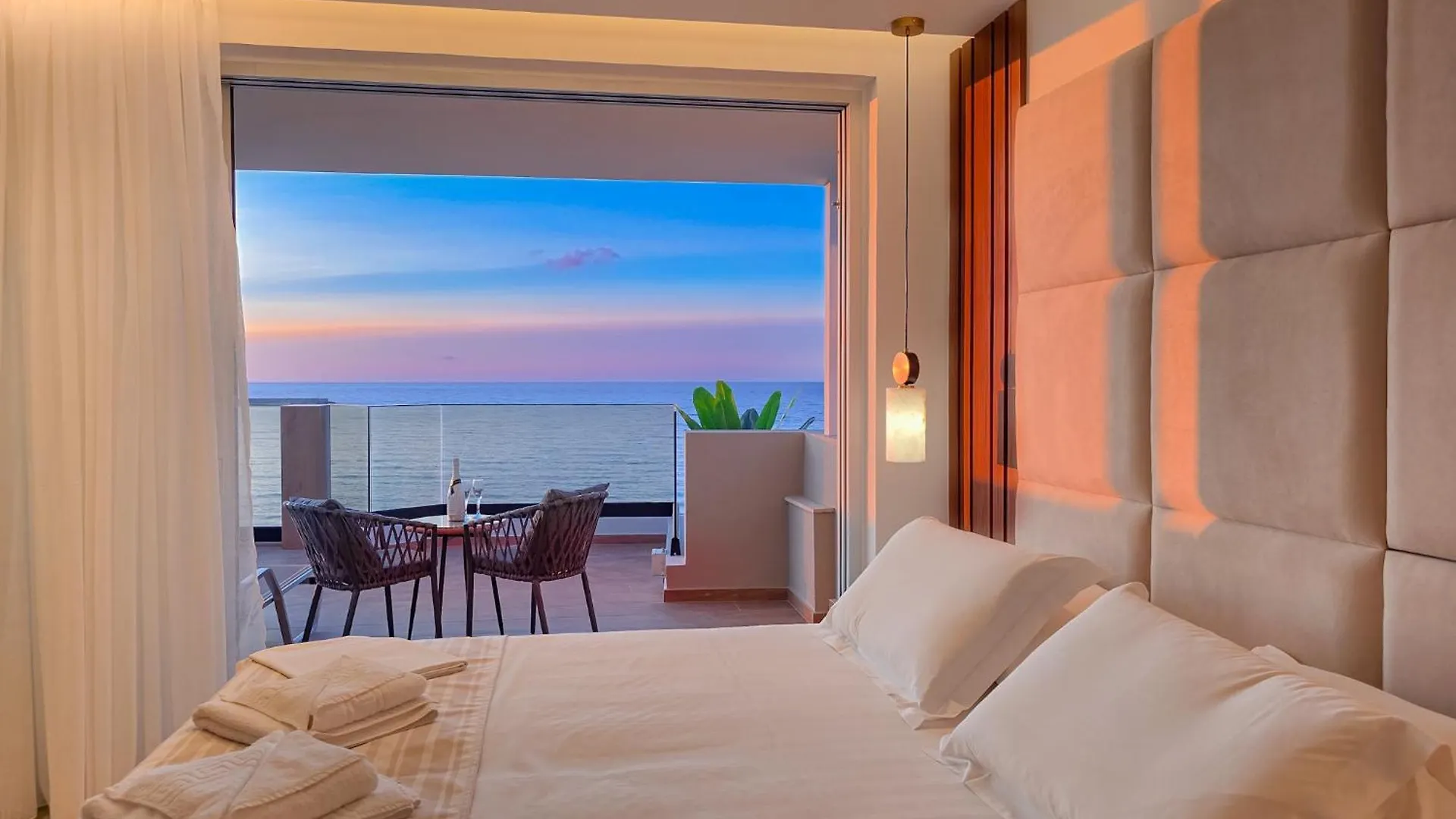Theo Beach Hotel Apartments Rethymno  3*, Rethymno (Crete) Greece