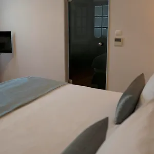 https://capsis-bristol-boutique.hotelschalkidiki.net