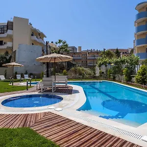Aparthotel Leonidas &