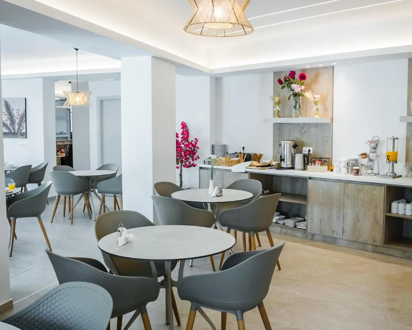 Theo Beach Hotel Apartments Retimno