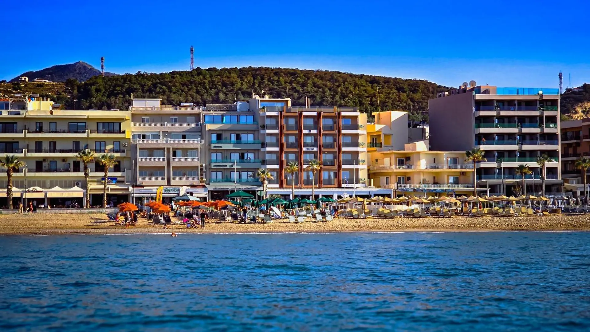 Theo Beach Hotel Apartments Resmo