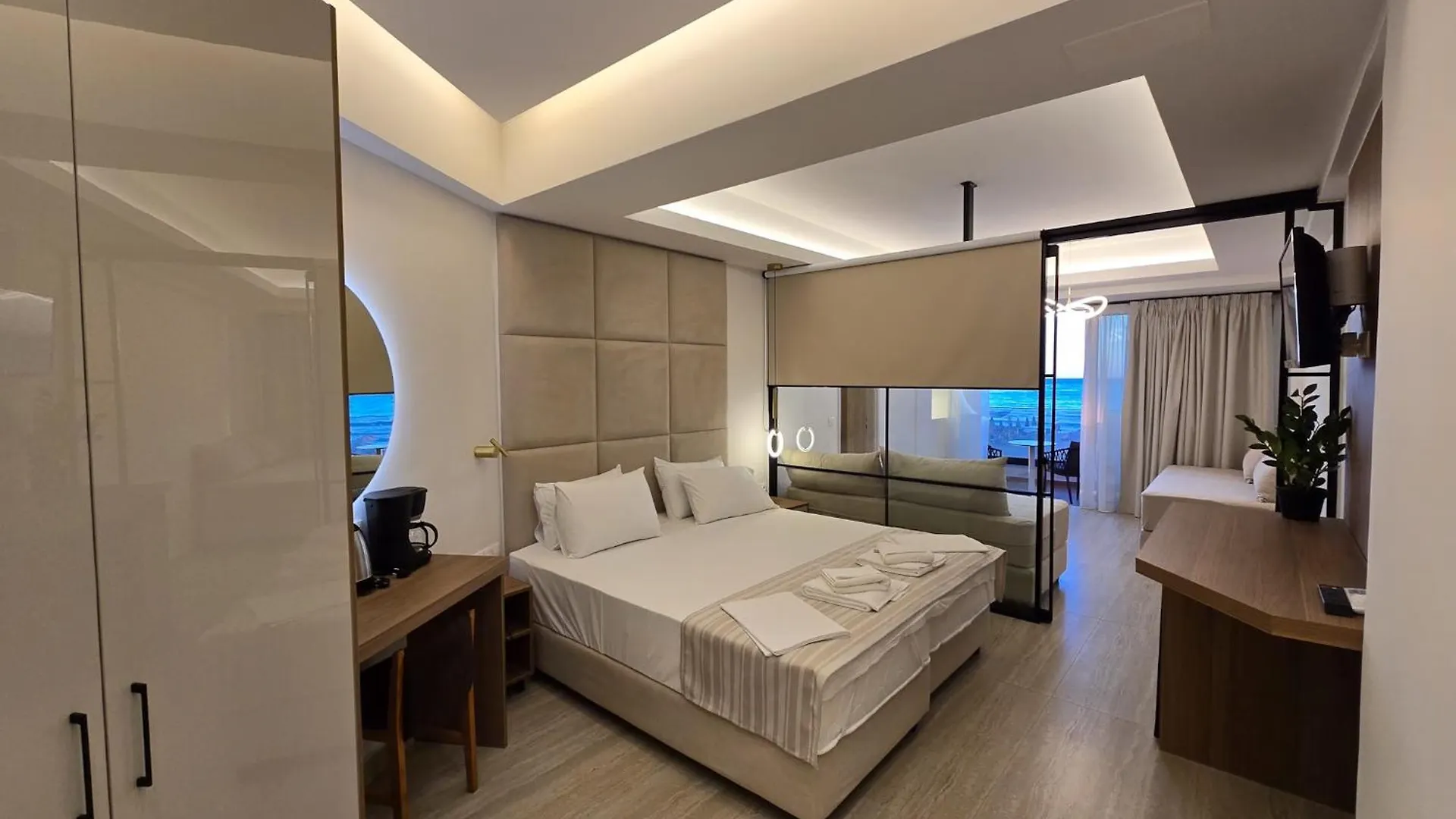 Hotel apartamentowy Theo Beach Hotel Apartments Retimno