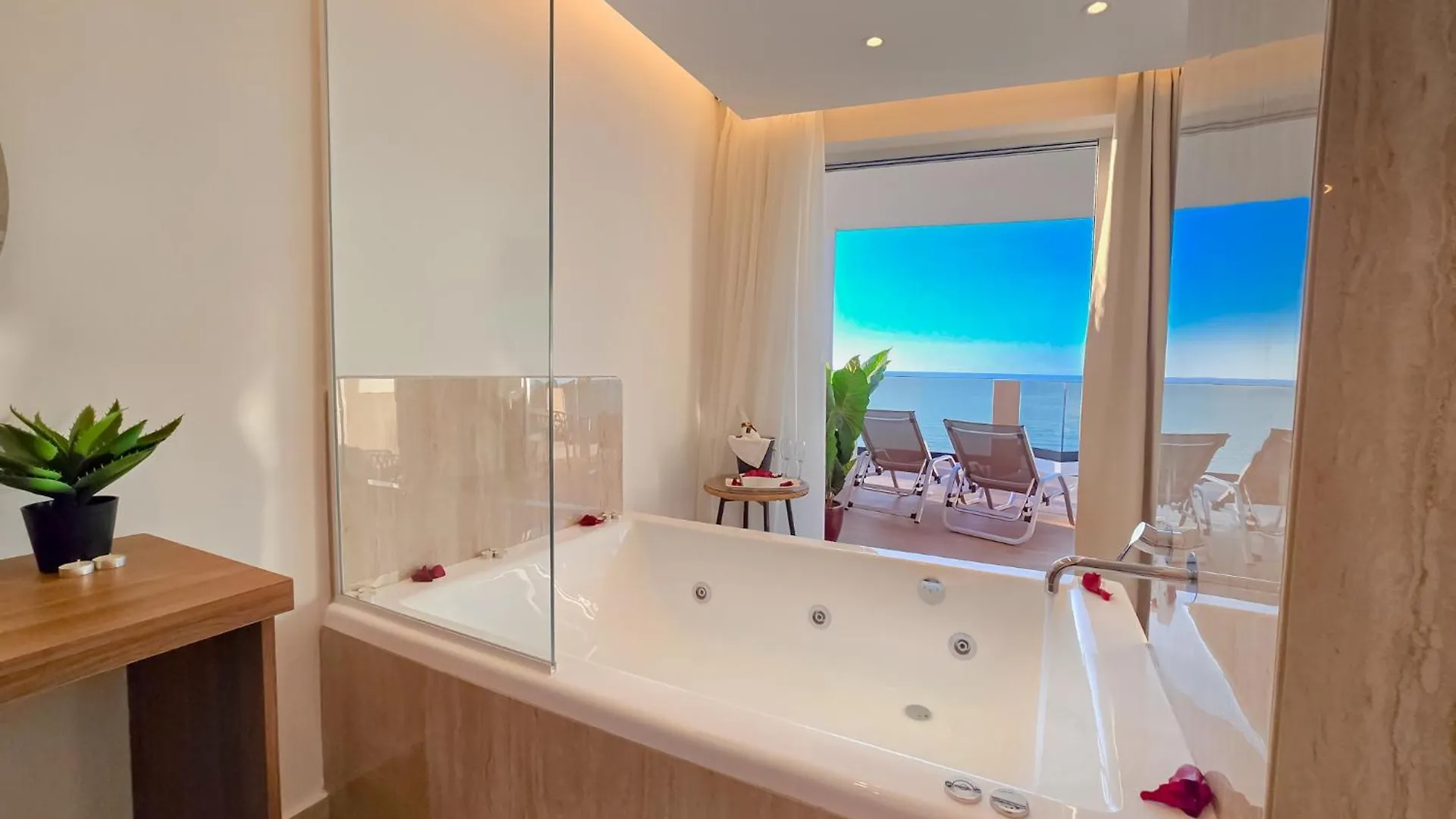 *** Hotel apartamentowy Theo Beach Hotel Apartments Retimno Grecja