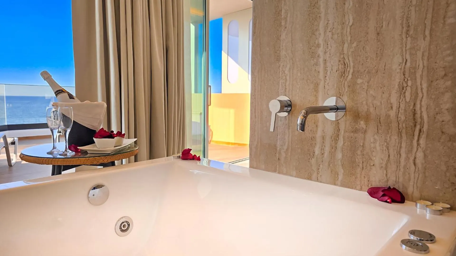 Hotel apartamentowy Theo Beach Hotel Apartments Retimno