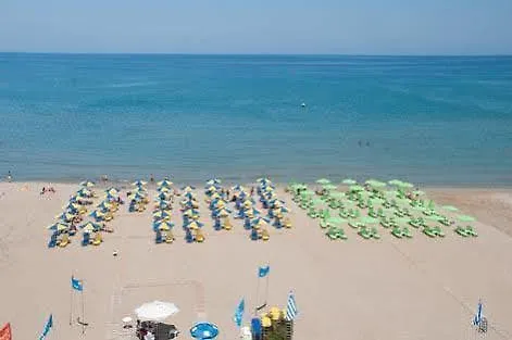 Theo Beach Hotel Apartments Retimno Hotel apartamentowy